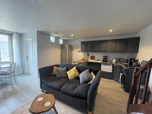 Smart TV, table tennis, books