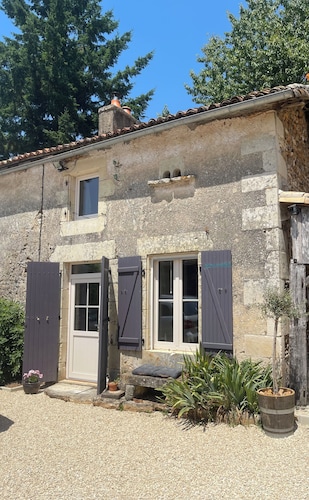 Charmantes Ferienhaus im französischen Landhausstil mit einem Schlafzimmer