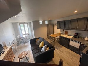 Smart TV, table tennis, books