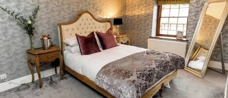 Silitysrauta/-lauta, Wi-Fi, vuodevaatteet