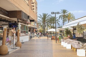 Television - La Joyita De Las Palmeras (Fuengirola)