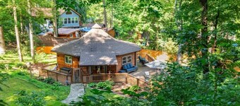 A Round the Glen -Unique 2BR, 2BA, Fenced Yard, Firepit