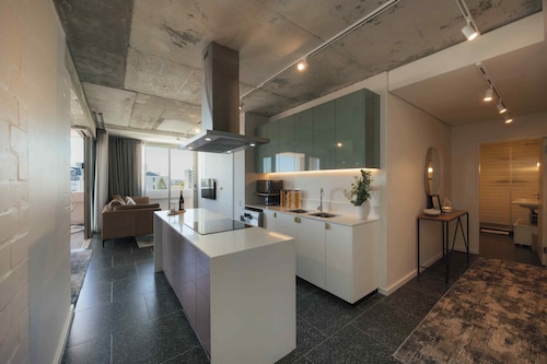 ONEHUNDRED on M - Fluent Serviced Apartments