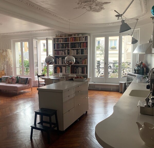 Interior - Bohemian 3-bedroom apartment in Paris. 3 floor with lift (Paris)