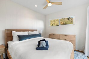 3 chambres, fer et planche à repasser, accès au Wi-Fi (inclus)