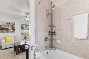 Hårføner, håndklær, såpe og sjampo