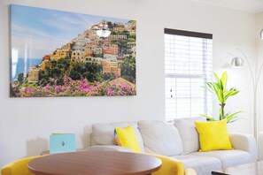 Fernseher, Kamin, Arbeitsbereiche