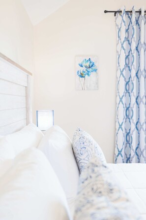 2 soverom, skrivebord, strykejern/-brett og wi-fi (inkludert)