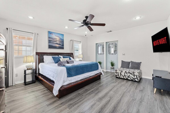 3 bedrooms, in-room safe, desk, iron/ironing board