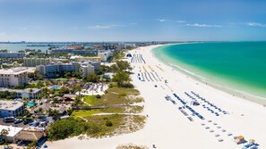 Beach nearby, sun-loungers, beach towels