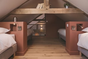 4 chambres, fer et planche à repasser, Wi-Fi, draps fournis