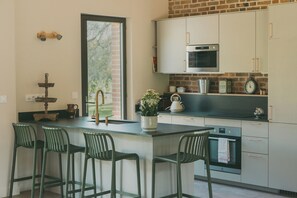 Micro-ondas, fogão, cooktop, lava-louças