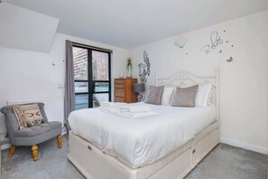 1 bedroom, iron/ironing board, Internet, bed sheets