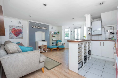 Charming 1BD Flat with Garden, Wimbledon Village