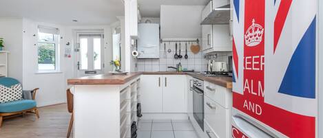 Fridge, oven, stovetop, toaster