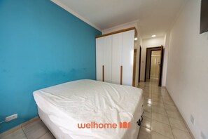 1 habitación, tabla de planchar con plancha y wifi 