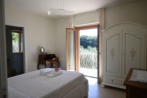 5 bedrooms, free WiFi, bed sheets