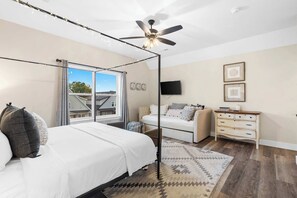 4 Schlafzimmer, Bügeleisen/Bügelbrett, Reisekinderbett, WLAN