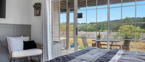 1 habitación, tabla de planchar con plancha, cuna de viaje y wifi