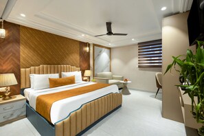 Executive Room, City View | Desk, free WiFi