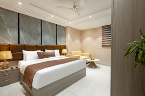 Classic Room | Desk, free WiFi