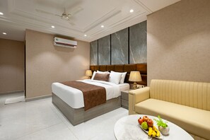 Classic Room | Desk, free WiFi