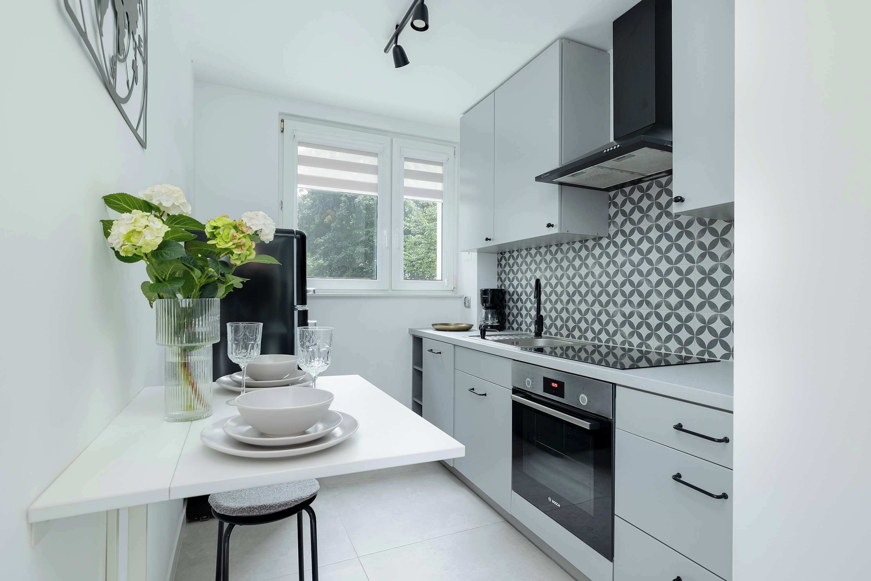 Refrigerador, microondas, horno y parrilla de estufa 