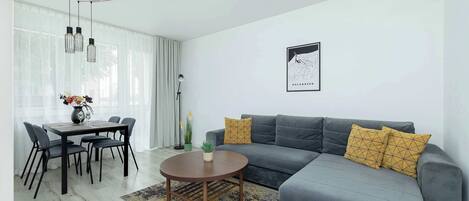 テレビ、書斎 / ワークスペース