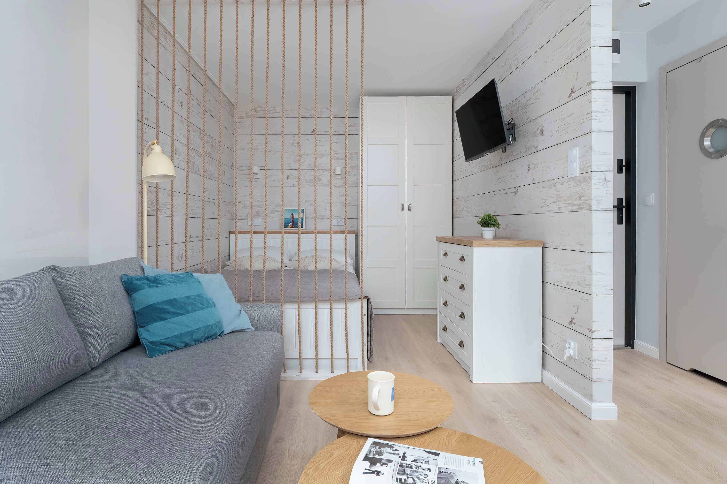 Fer et planche à repasser, lit de bébé portatif, Wi-Fi, literie fournie