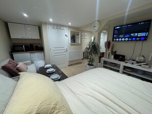 1 habitación, wifi y ropa de cama