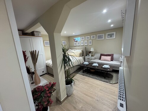 Furnished F1 apartment