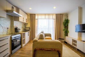 Deluxe Studio Suite | Living area