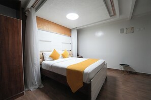 Escritorio, espacio para trabajar con un portátil, wifi gratis