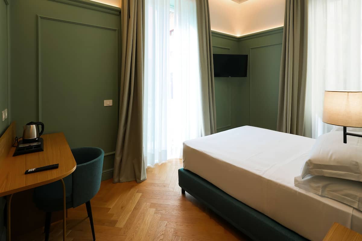Literie hypoallergénique, couette en duvet d'oie, minibar