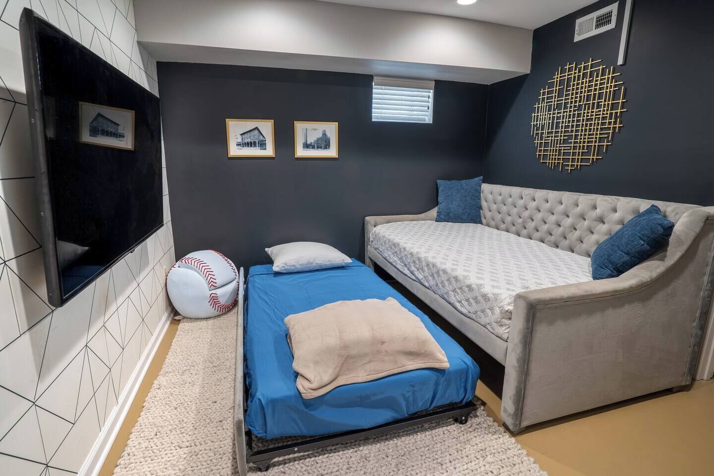 2 bedrooms, desk, iron/ironing board, free WiFi