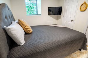 2 bedrooms, desk, iron/ironing board, free WiFi