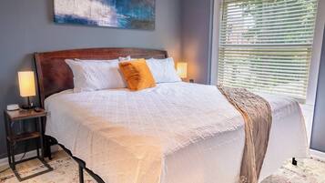 2 habitaciones, escritorio, tabla de planchar con plancha y wifi gratis