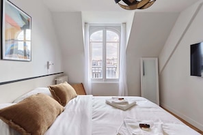 4 chambres, fer et planche à repasser, Wi-Fi, draps fournis