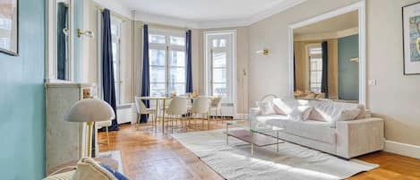 Télévision, espaces bureaux