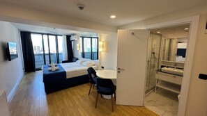 1 habitación, tabla de planchar con plancha y wifi 