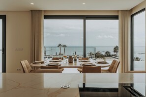 Deluxe-Villa, eigener Pool, Meerblick | Eigene Küche | Großer Kühlschrank, Mikrowelle, Ofen, Geschirrspüler