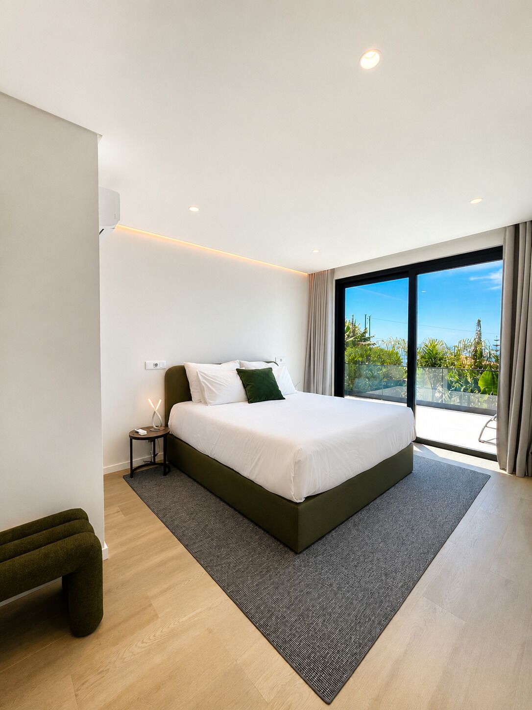 Comfort villa, privézwembad, uitzicht op zee | Luxe beddengoed, Tempur Pedic-bedden, een kluis op de kamer