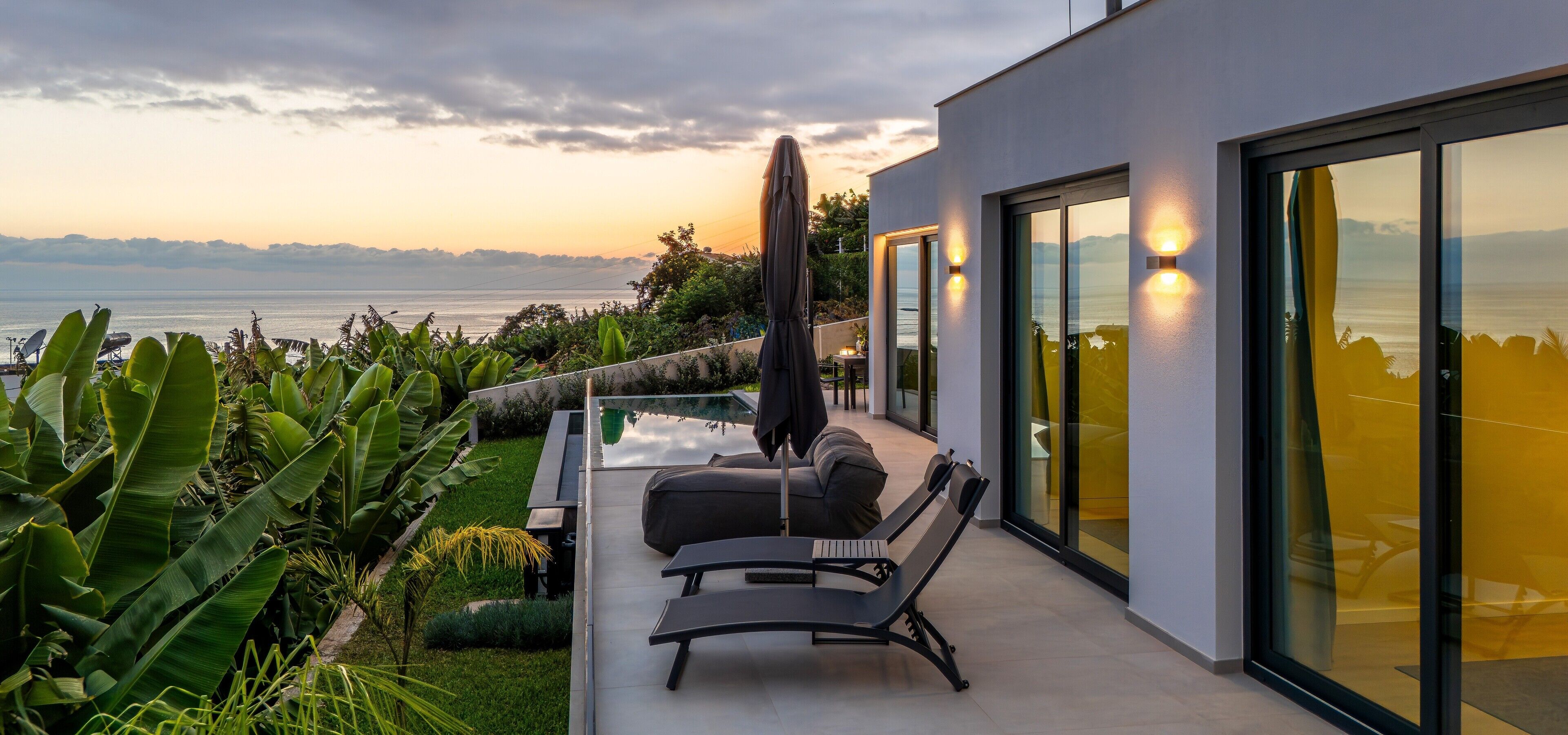 Comfort Villa, Private Pool, Sea View | Terrace/patio