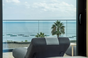 Villa Deluxe, alberca privada, vista al mar | Terraza o patio