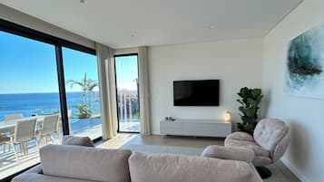 Villa Deluxe, piscine privée, vue mer | Coin séjour