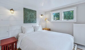 WiFi, bed sheets