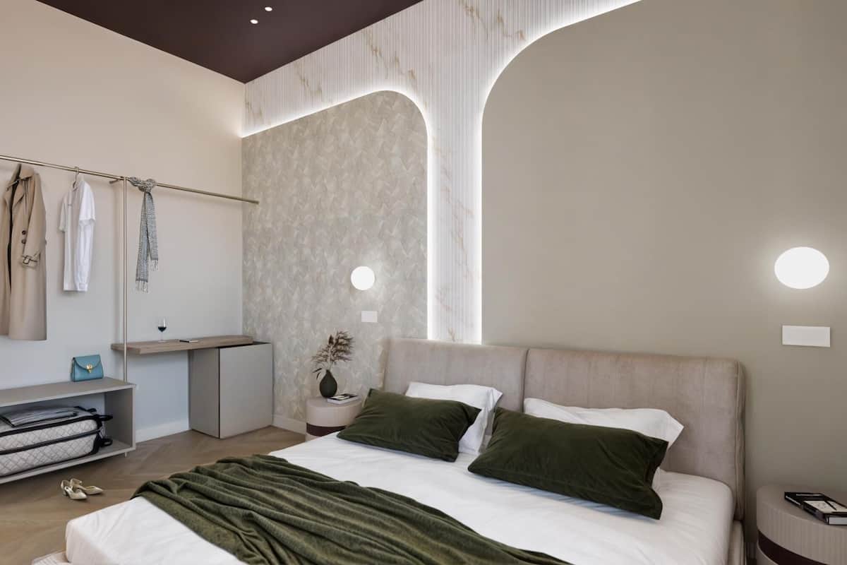 In-room safe, soundproofing, iron/ironing board, free WiFi