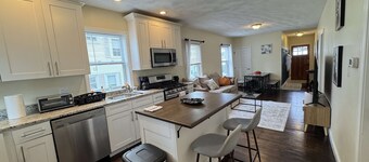 NEW Downtown Salem Retreat 3BD W/ Parking