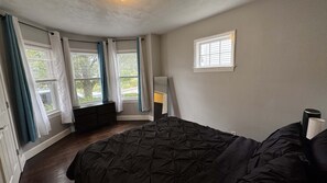 2 chambres, fer et planche à repasser, Wi-Fi, draps fournis