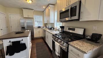 Refrigerador, microondas, parrilla de estufa y lavavajillas